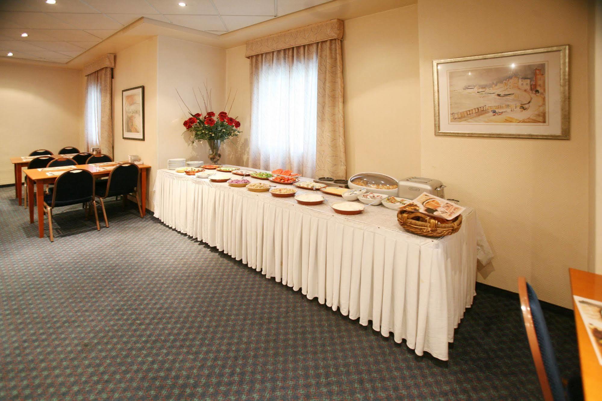 Imperial Hotel Tel Aviv Esterno foto